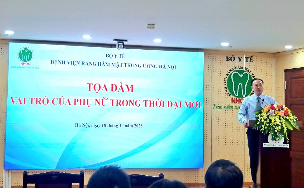 PGS.TS Trần Cao Bính – Bí thư Đảng ủy, Giám đốc bệnh viện phát biểu