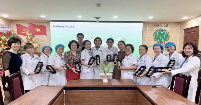 Tập thể chị em cùng thành quả của buổi trải nghiệm