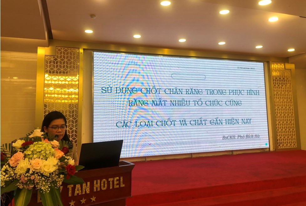 Các giảng viên giảng bài tại lớp tập huấn