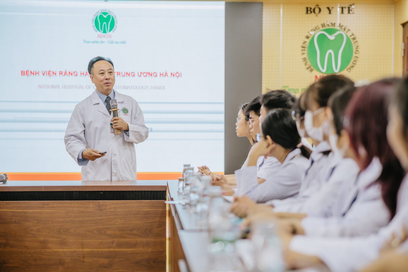 PGS.TS Trần Cao Bính – Bí thư Đảng ủy, Giám đốc bệnh viện phát biểu