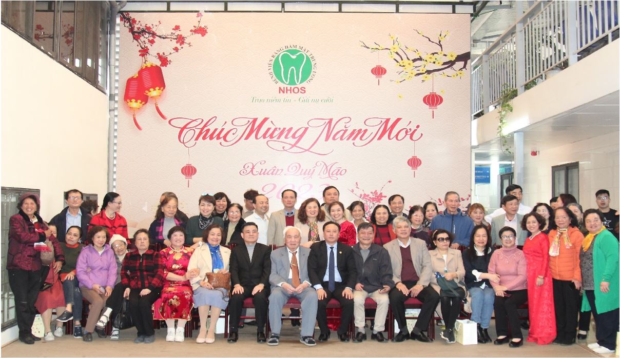 BỆNH VIỆN RĂNG HÀM MẶT TRUNG ƯƠNG HÀ NỘI GẶP MẶT, TRI ÂN CÁN BỘ HƯU TRÍ
