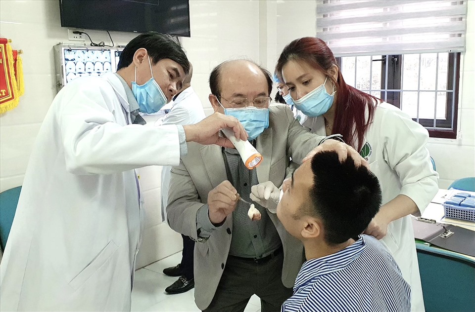 Bệnh nhân ung thư giai đoạn 3, cắt 2/3 lưỡi vẫn sống khỏe 10 năm nay 