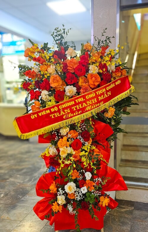 BỆNH VIỆN RĂNG HÀM MẶT TRUNG ƯƠNG HÀ NỘI VINH DỰ TIẾP ĐÓN VÀ NHẬN ĐIỆN HOA CHÚC MỪNG TỪ LÃNH ĐẠO ĐẢNG, NHÀ NƯỚC, CÁC CƠ QUAN BAN NGHÀNH VÀ ĐỐI TÁC NHÂN KỶ NIỆM 71 NĂM NGÀY THẦY THUỐC VIỆT NAM