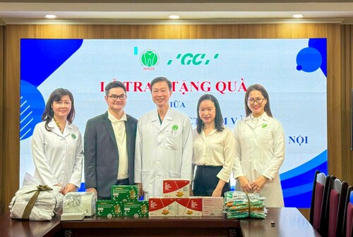 LỄ TIẾP NHẬN TÀI TRỢ CHO CHƯƠNG TRÌNH KHÁM, ĐIỀU TRỊ VÀ TRUYỀN THÔNG CHĂM SÓC SỨC KHỎE RĂNG MIỆNG CHO HỌC SINH TẠI TỈNH PHÚ THỌ